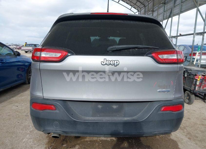 Photo 17 of 2018 Jeep Cherokee LATITUDE FWD (VIN 1C4PJLCB9JD560653)