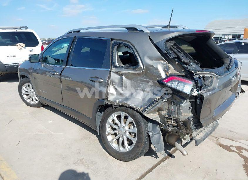 Photo 3 of 2019 Jeep Cherokee LATITUDE (VIN 1C4PJLCB9KD187597)