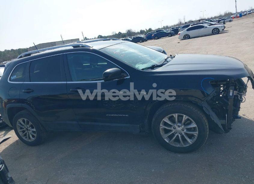 Photo 14 of 2019 Jeep Cherokee LATITUDE FWD (VIN 1C4PJLCB9KD272147)