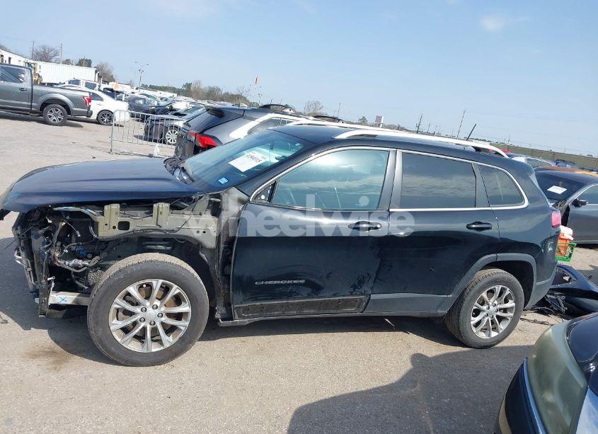 Photo 15 of 2019 Jeep Cherokee LATITUDE FWD (VIN 1C4PJLCB9KD272147)