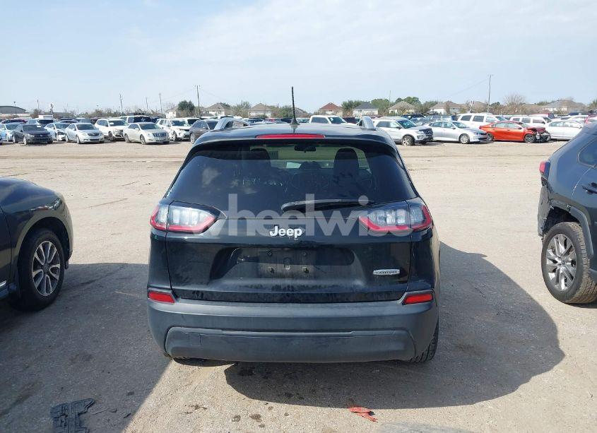 Photo 17 of 2019 Jeep Cherokee LATITUDE FWD (VIN 1C4PJLCB9KD272147)