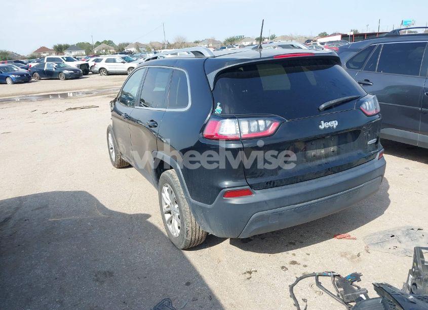 Photo 3 of 2019 Jeep Cherokee LATITUDE FWD (VIN 1C4PJLCB9KD272147)