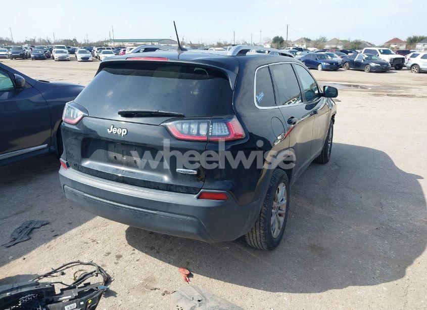 Photo 4 of 2019 Jeep Cherokee LATITUDE FWD (VIN 1C4PJLCB9KD272147)