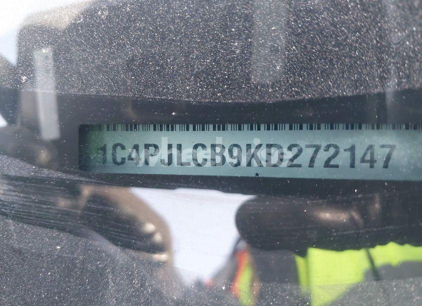 Photo 9 of 2019 Jeep Cherokee LATITUDE FWD (VIN 1C4PJLCB9KD272147)