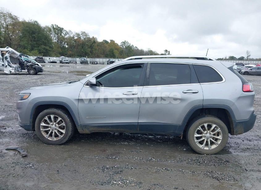 Photo 14 of 2019 Jeep Cherokee LATITUDE (VIN 1C4PJLCB9KD326174)