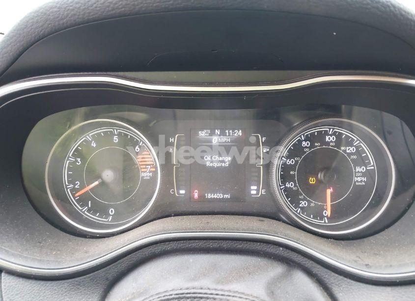 Photo 7 of 2019 Jeep Cherokee LATITUDE (VIN 1C4PJLCB9KD326174)