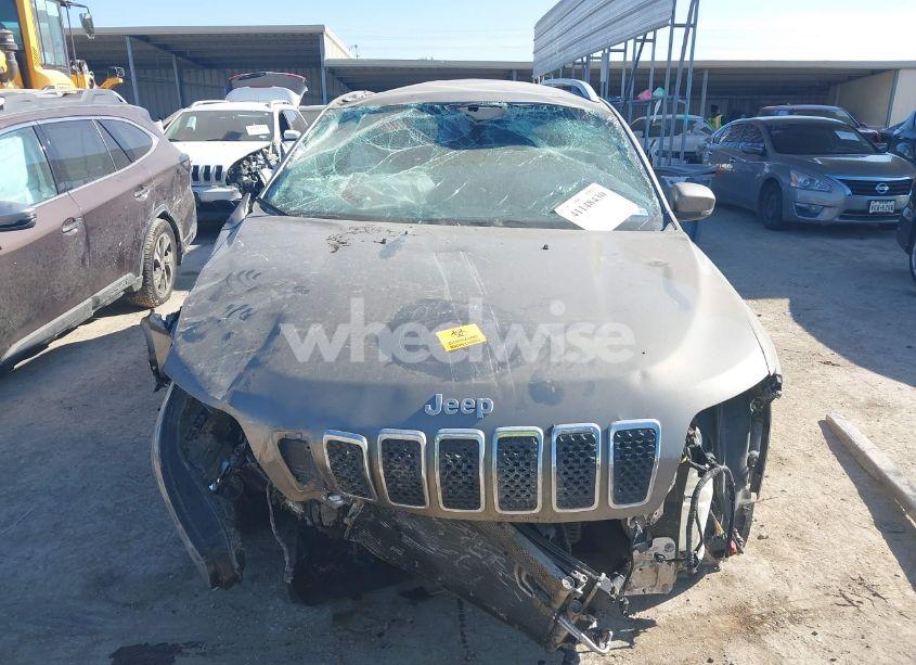 Photo 12 of 2019 Jeep Cherokee LATITUDE FWD (VIN 1C4PJLCB9KD396080)