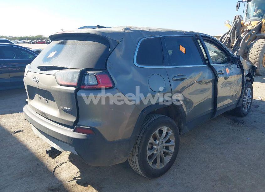 Photo 4 of 2019 Jeep Cherokee LATITUDE FWD (VIN 1C4PJLCB9KD396080)