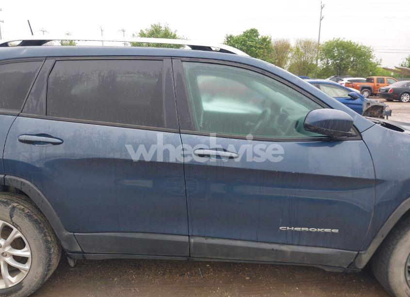 Photo 13 of 2020 Jeep Cherokee LATITUDE FWD (VIN 1C4PJLCB9LD521757)