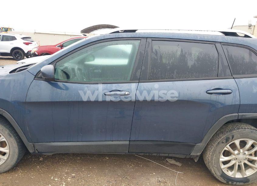 Photo 14 of 2020 Jeep Cherokee LATITUDE FWD (VIN 1C4PJLCB9LD521757)