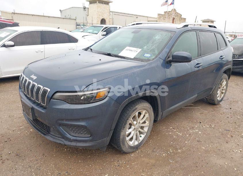 Photo 2 of 2020 Jeep Cherokee LATITUDE FWD (VIN 1C4PJLCB9LD521757)