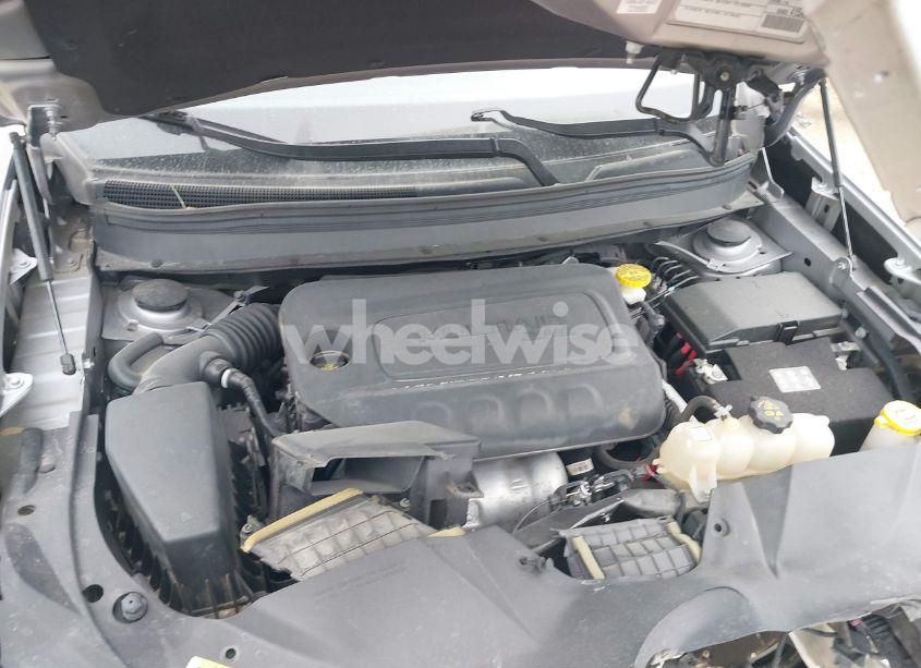 Photo 10 of 2020 Jeep Cherokee LATITUDE FWD (VIN 1C4PJLCB9LD552992)