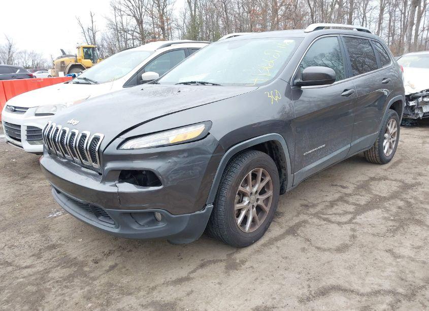 Photo 2 of 2014 Jeep Cherokee LATITUDE (VIN 1C4PJLCBXEW320845)