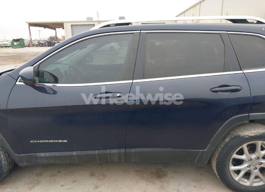 Photo 14 of 2015 Jeep Cherokee LATITUDE (VIN 1C4PJLCBXFW531335)