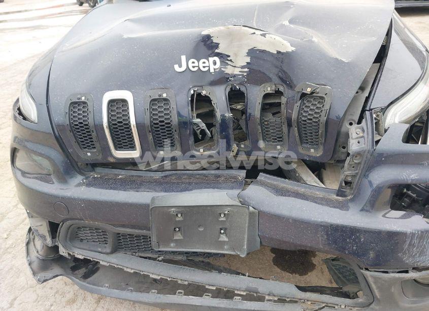 Photo 6 of 2015 Jeep Cherokee LATITUDE (VIN 1C4PJLCBXFW531335)