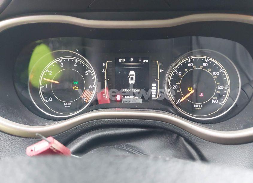 Photo 7 of 2015 Jeep Cherokee LATITUDE (VIN 1C4PJLCBXFW531335)