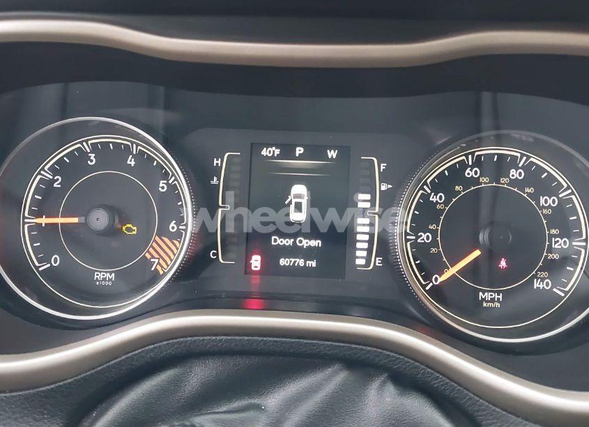 Photo 7 of 2015 Jeep Cherokee LATITUDE (VIN 1C4PJLCBXFW537250)