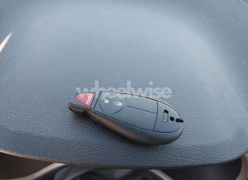 Photo 11 of 2015 Jeep Cherokee LATITUDE (VIN 1C4PJLCBXFW694339)