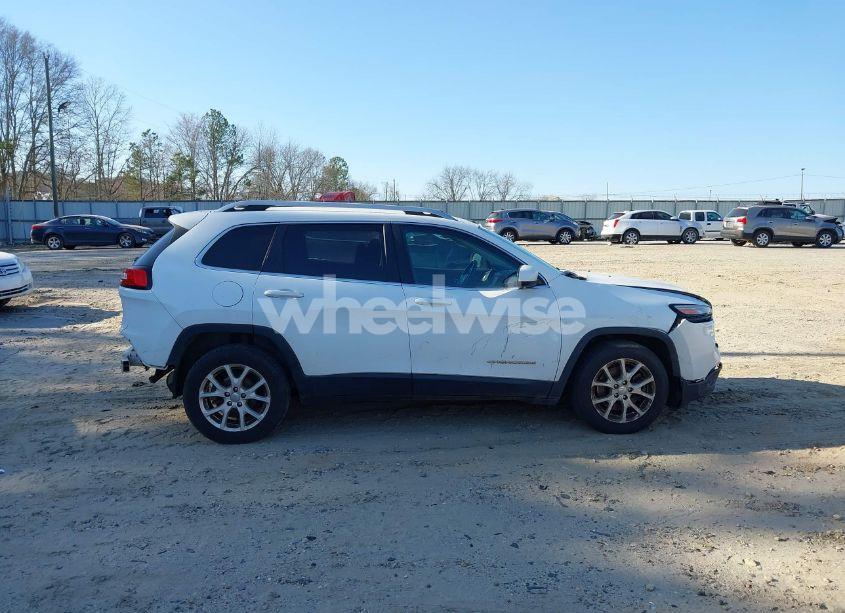 Photo 13 of 2015 Jeep Cherokee LATITUDE (VIN 1C4PJLCBXFW694339)