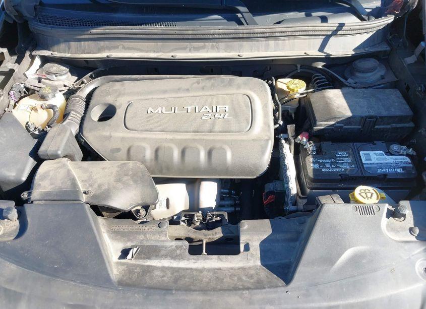 Photo 10 of 2015 Jeep Cherokee LATITUDE (VIN 1C4PJLCBXFW700415)