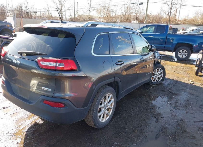 Photo 4 of 2015 Jeep Cherokee LATITUDE (VIN 1C4PJLCBXFW700415)