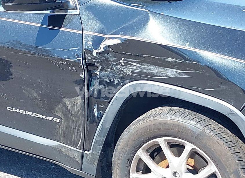 Photo 6 of 2015 Jeep Cherokee LATITUDE (VIN 1C4PJLCBXFW701483)