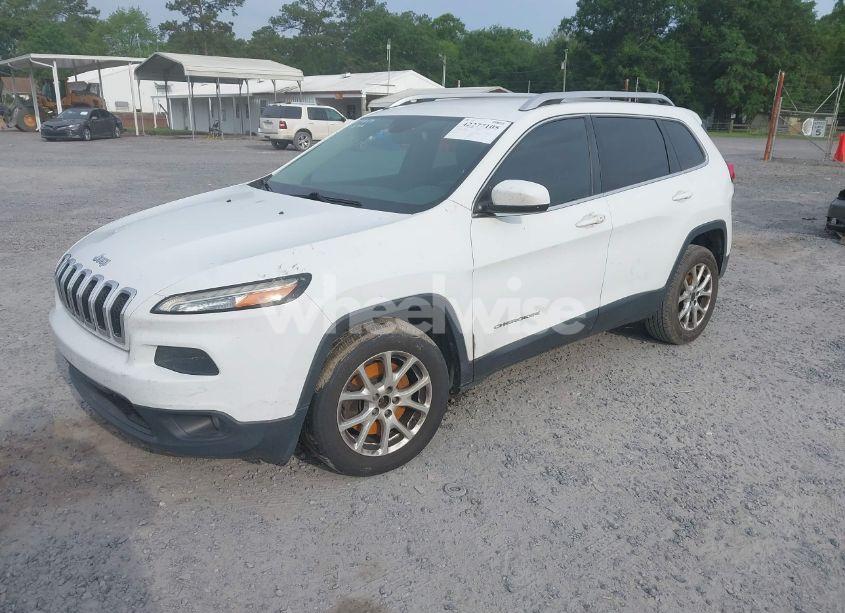 Photo 2 of 2016 Jeep Cherokee LATITUDE (VIN 1C4PJLCBXGW125475)