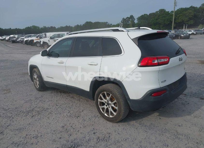 Photo 3 of 2016 Jeep Cherokee LATITUDE (VIN 1C4PJLCBXGW125475)