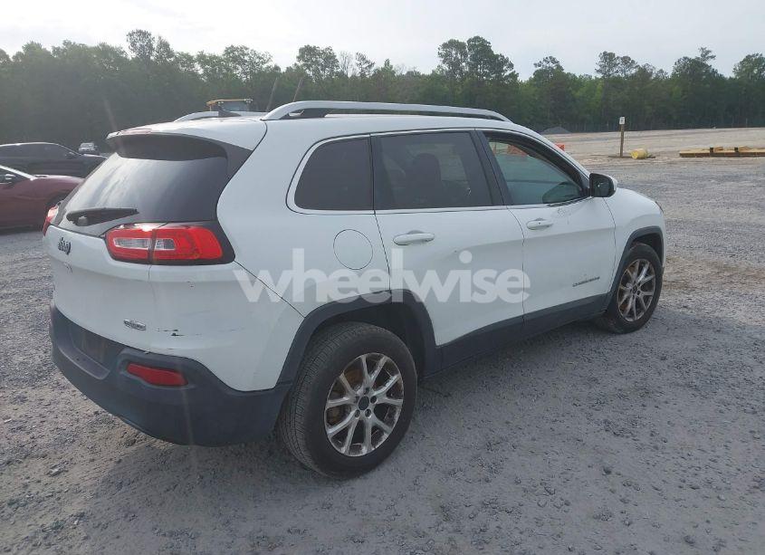 Photo 4 of 2016 Jeep Cherokee LATITUDE (VIN 1C4PJLCBXGW125475)