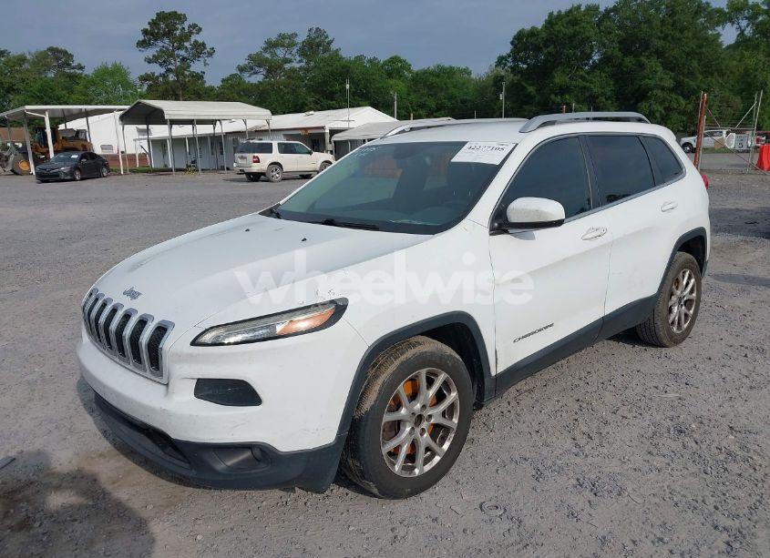 Photo 6 of 2016 Jeep Cherokee LATITUDE (VIN 1C4PJLCBXGW125475)