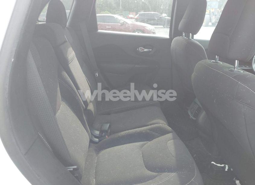 Photo 8 of 2016 Jeep Cherokee LATITUDE (VIN 1C4PJLCBXGW125475)