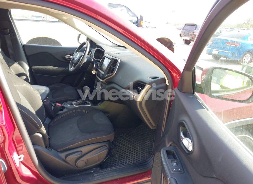 Photo 5 of 2016 Jeep Cherokee LATITUDE (VIN 1C4PJLCBXGW208582)