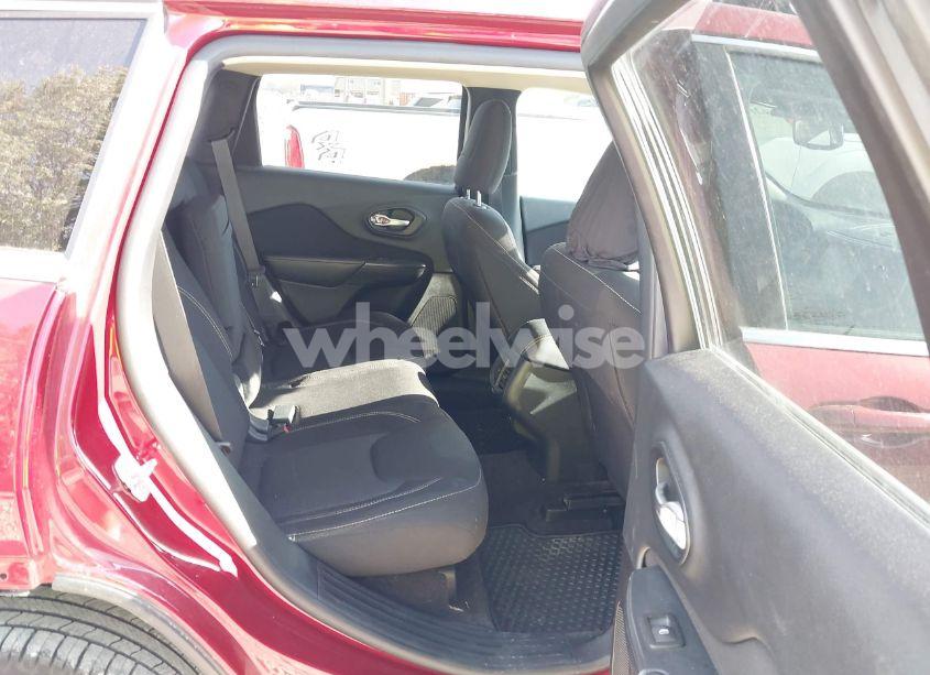 Photo 8 of 2016 Jeep Cherokee LATITUDE (VIN 1C4PJLCBXGW208582)