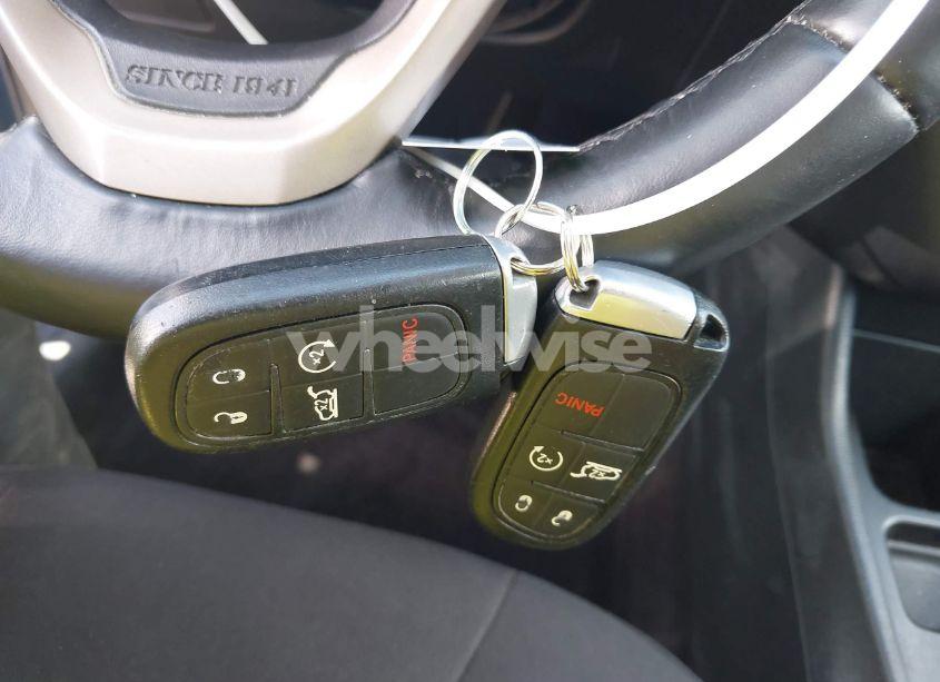 Photo 11 of 2016 Jeep Cherokee 75TH ANNIVERSARY (VIN 1C4PJLCBXGW284156)