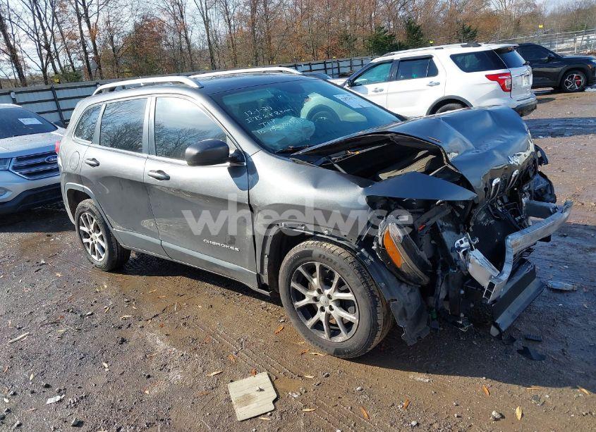 2017 Jeep Cherokee LATITUDE FWD (VIN 1C4PJLCBXHW503246) main photo