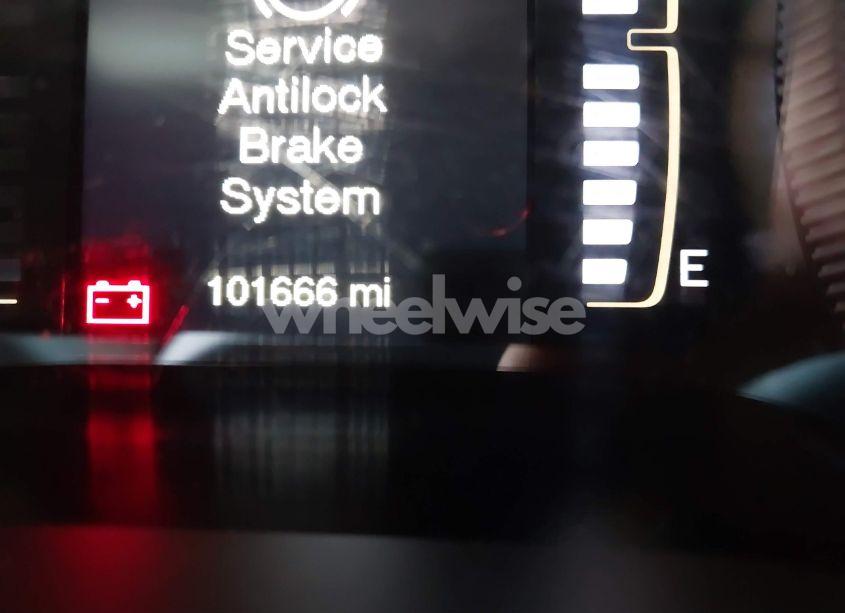 Photo 15 of 2018 Jeep Cherokee LATITUDE FWD (VIN 1C4PJLCBXJD590535)