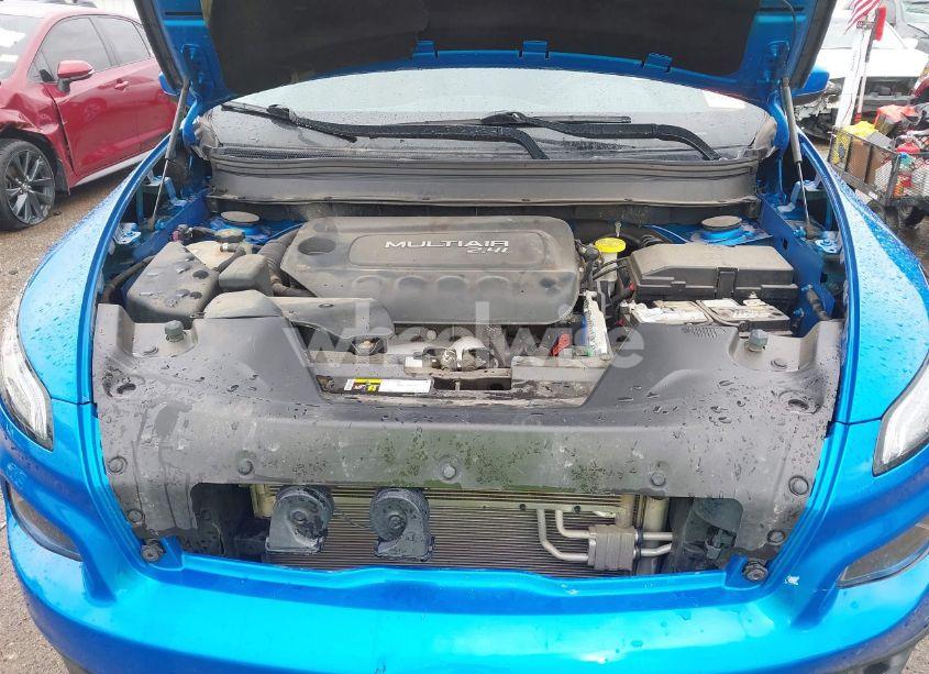 Photo 10 of 2018 Jeep Cherokee LATITUDE FWD (VIN 1C4PJLCBXJD595296)