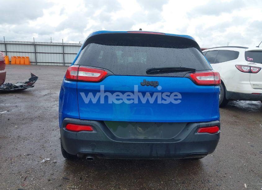 Photo 16 of 2018 Jeep Cherokee LATITUDE FWD (VIN 1C4PJLCBXJD595296)