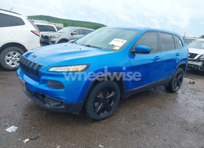 Photo 2 of 2018 Jeep Cherokee LATITUDE FWD (VIN 1C4PJLCBXJD595296)