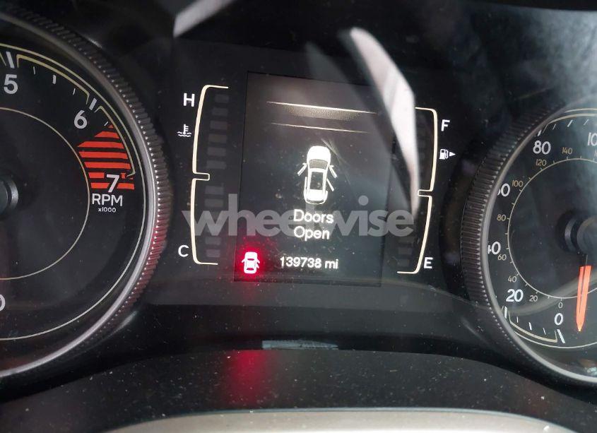 Photo 15 of 2018 Jeep Cherokee LATITUDE FWD (VIN 1C4PJLCBXJD615904)