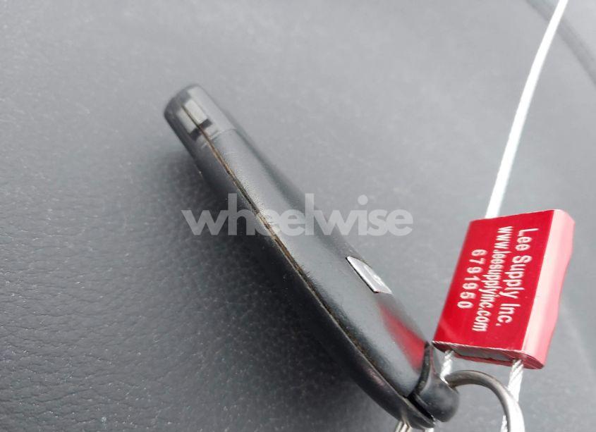 Photo 11 of 2019 Jeep Cherokee LATITUDE FWD (VIN 1C4PJLCBXKD109121)