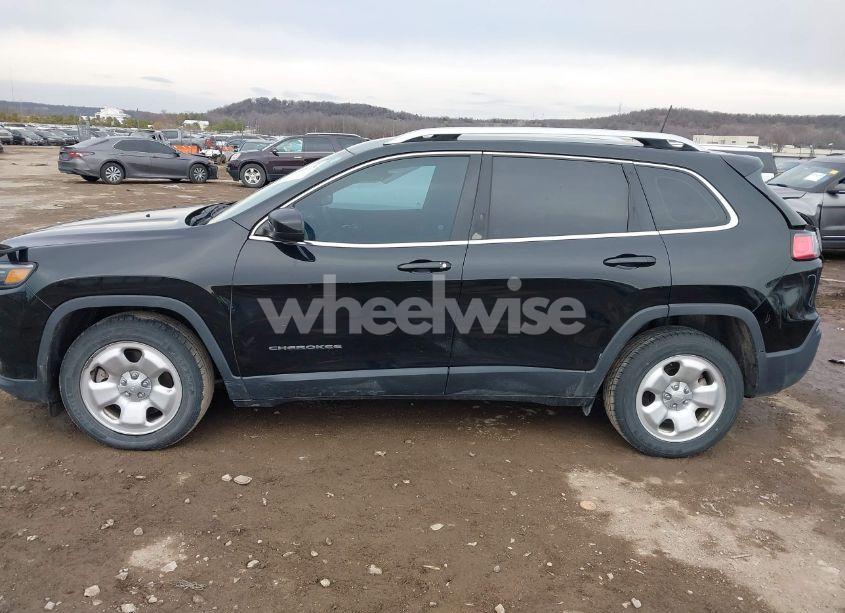Photo 14 of 2019 Jeep Cherokee LATITUDE FWD (VIN 1C4PJLCBXKD109121)