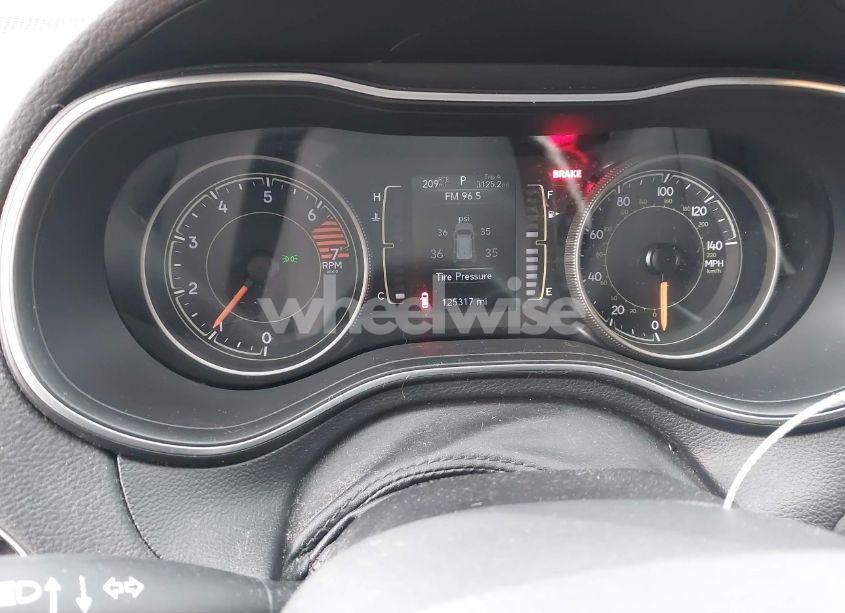 Photo 7 of 2019 Jeep Cherokee LATITUDE FWD (VIN 1C4PJLCBXKD109121)