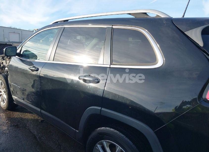 Photo 14 of 2019 Jeep Cherokee LATITUDE FWD (VIN 1C4PJLCBXKD160151)
