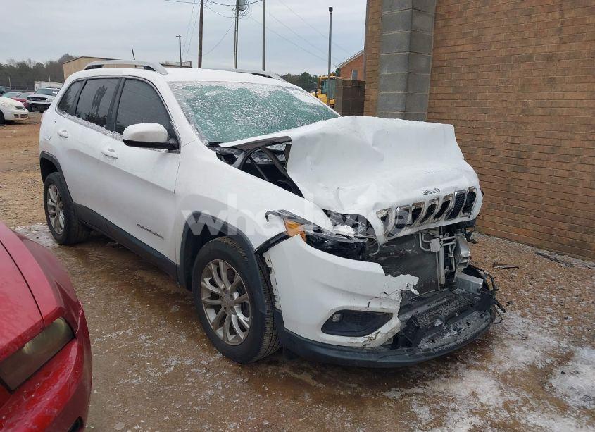 2019 Jeep Cherokee LATITUDE FWD (VIN 1C4PJLCBXKD286428) main photo