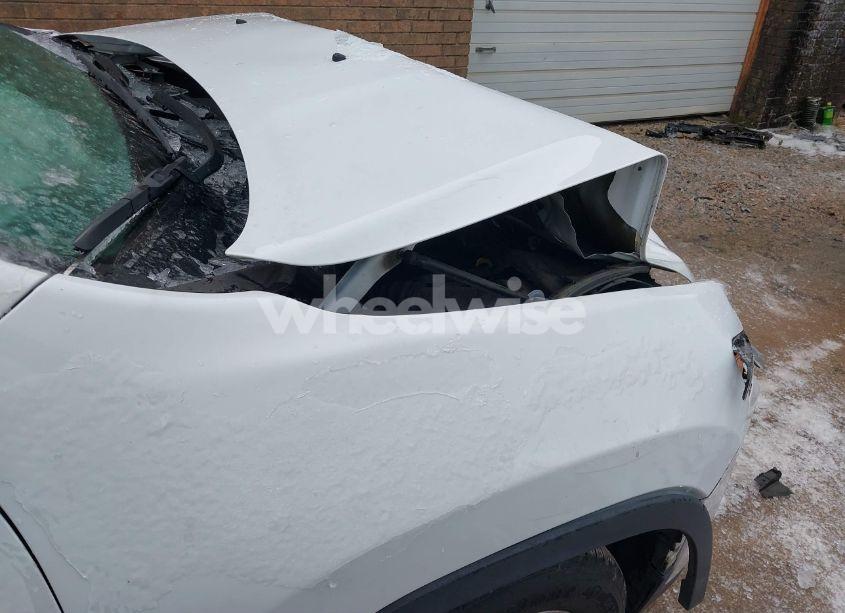 Photo 19 of 2019 Jeep Cherokee LATITUDE FWD (VIN 1C4PJLCBXKD286428)