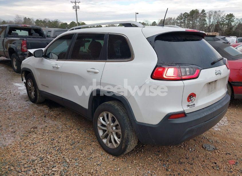 Photo 3 of 2019 Jeep Cherokee LATITUDE FWD (VIN 1C4PJLCBXKD286428)