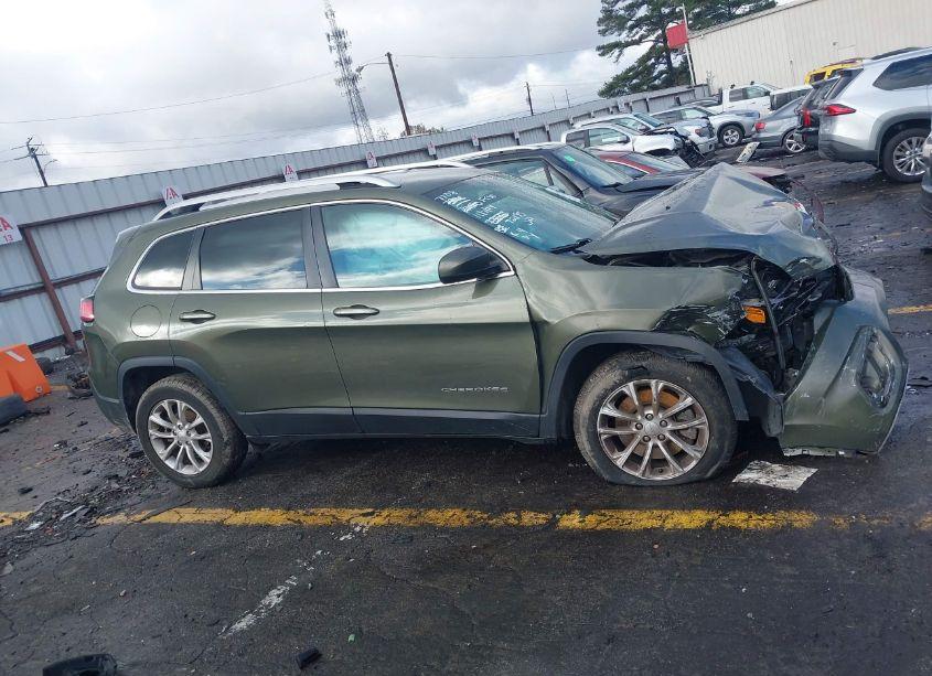 Photo 13 of 2019 Jeep Cherokee LATITUDE FWD (VIN 1C4PJLCBXKD357708)