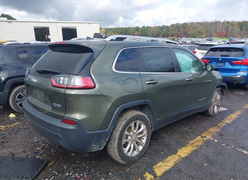 Photo 4 of 2019 Jeep Cherokee LATITUDE FWD (VIN 1C4PJLCBXKD357708)