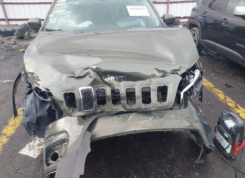 Photo 6 of 2019 Jeep Cherokee LATITUDE FWD (VIN 1C4PJLCBXKD357708)